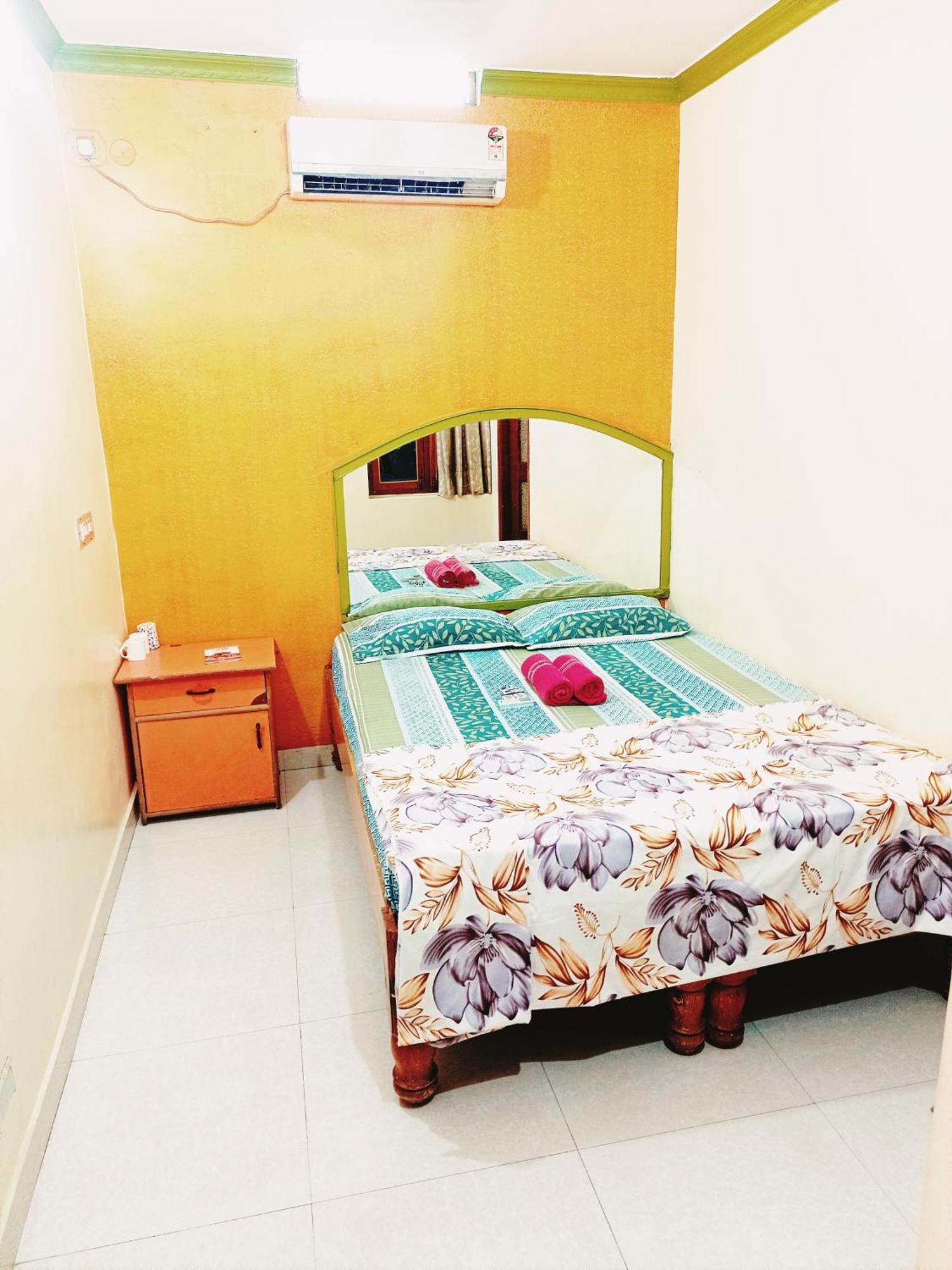 Thilak Home Stay Hampi Exterior foto